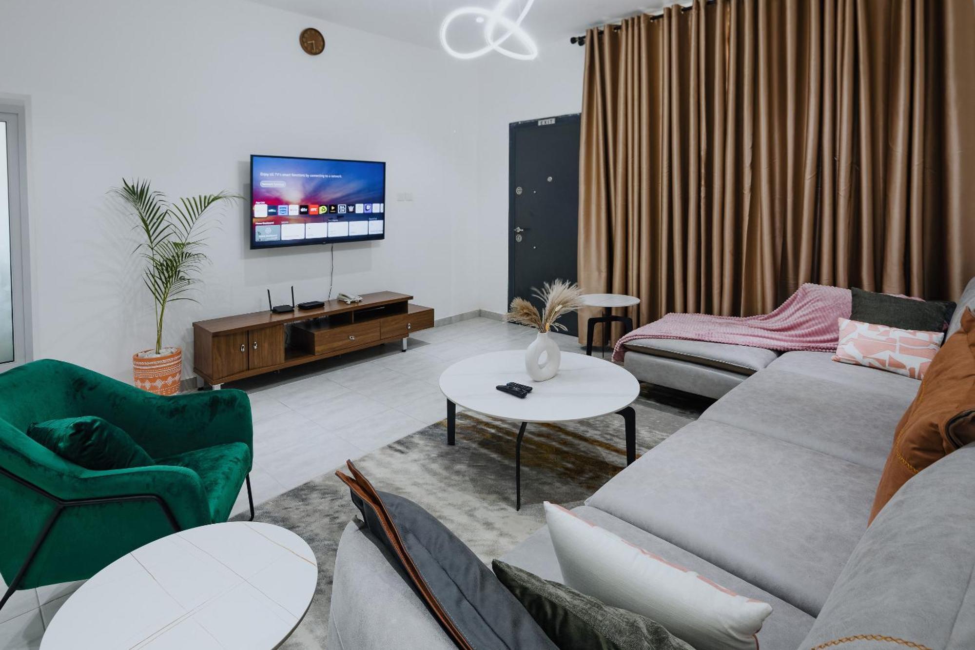 The Avery Apartments At Odomaa Place B, East Airport Accra Esterno foto